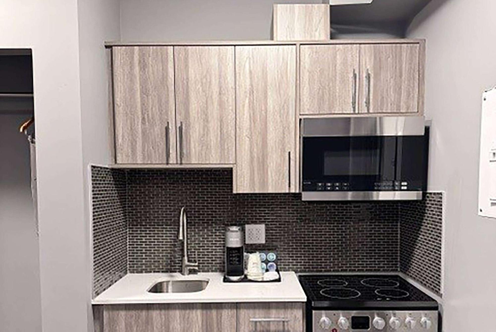 Ramada By Wyndham West Edmonton Hotel & Suites Exteriér fotografie