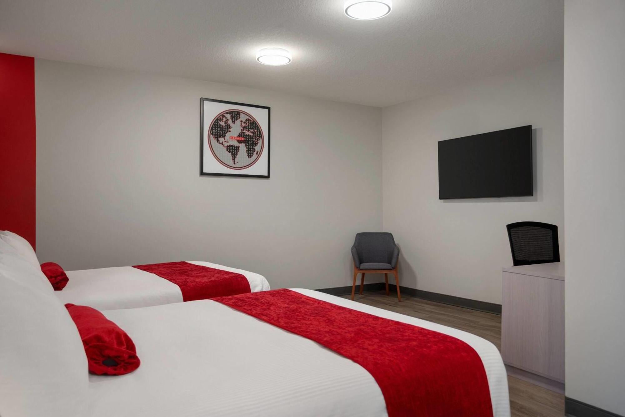 Ramada By Wyndham West Edmonton Hotel & Suites Exteriér fotografie
