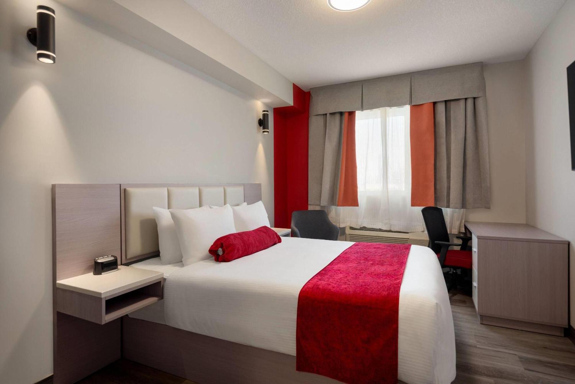 Ramada By Wyndham West Edmonton Hotel & Suites Exteriér fotografie