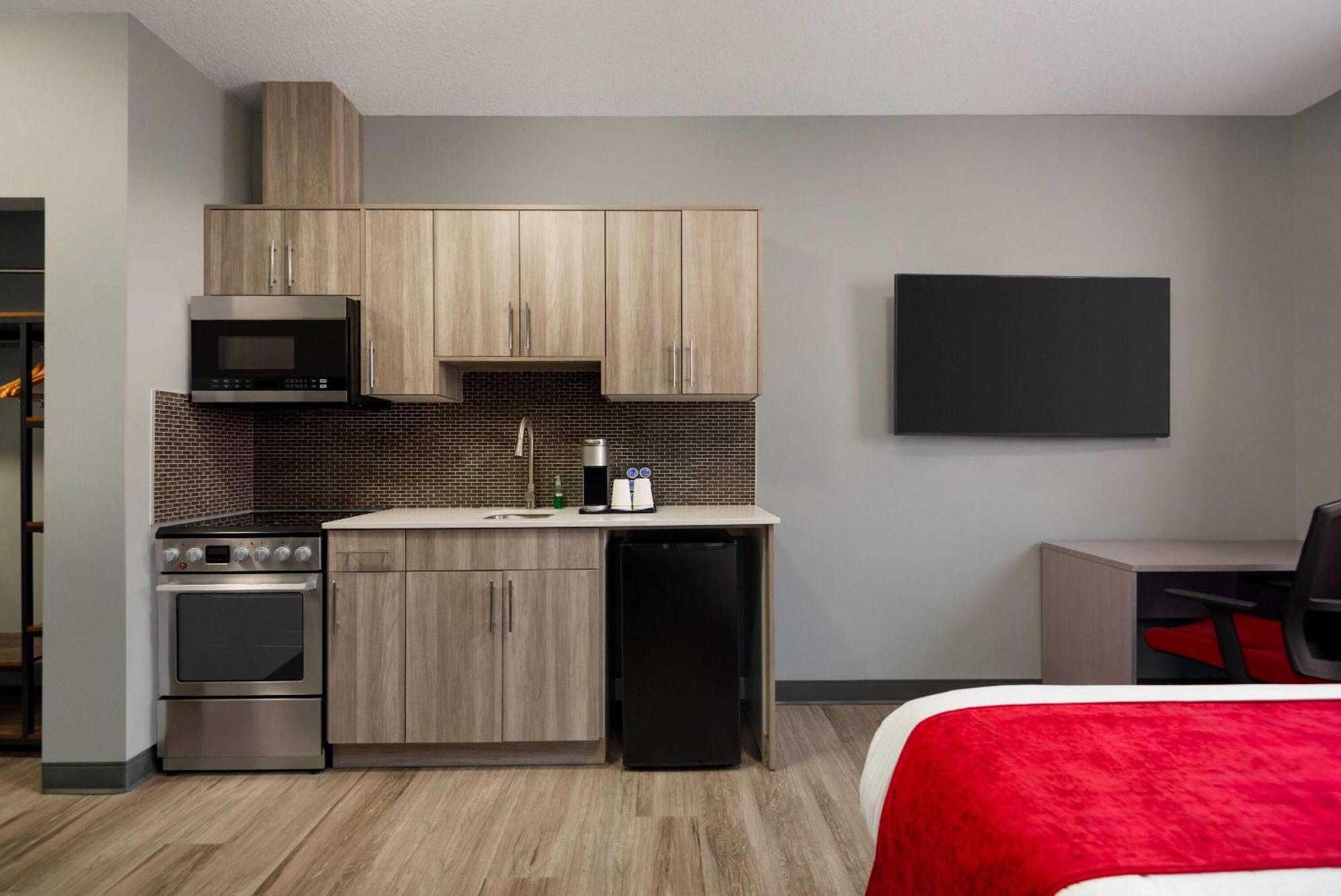 Ramada By Wyndham West Edmonton Hotel & Suites Exteriér fotografie