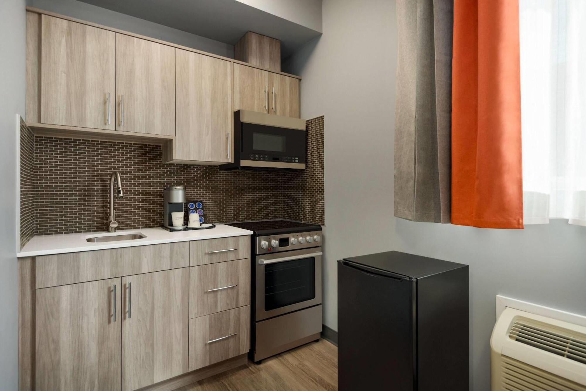 Ramada By Wyndham West Edmonton Hotel & Suites Exteriér fotografie