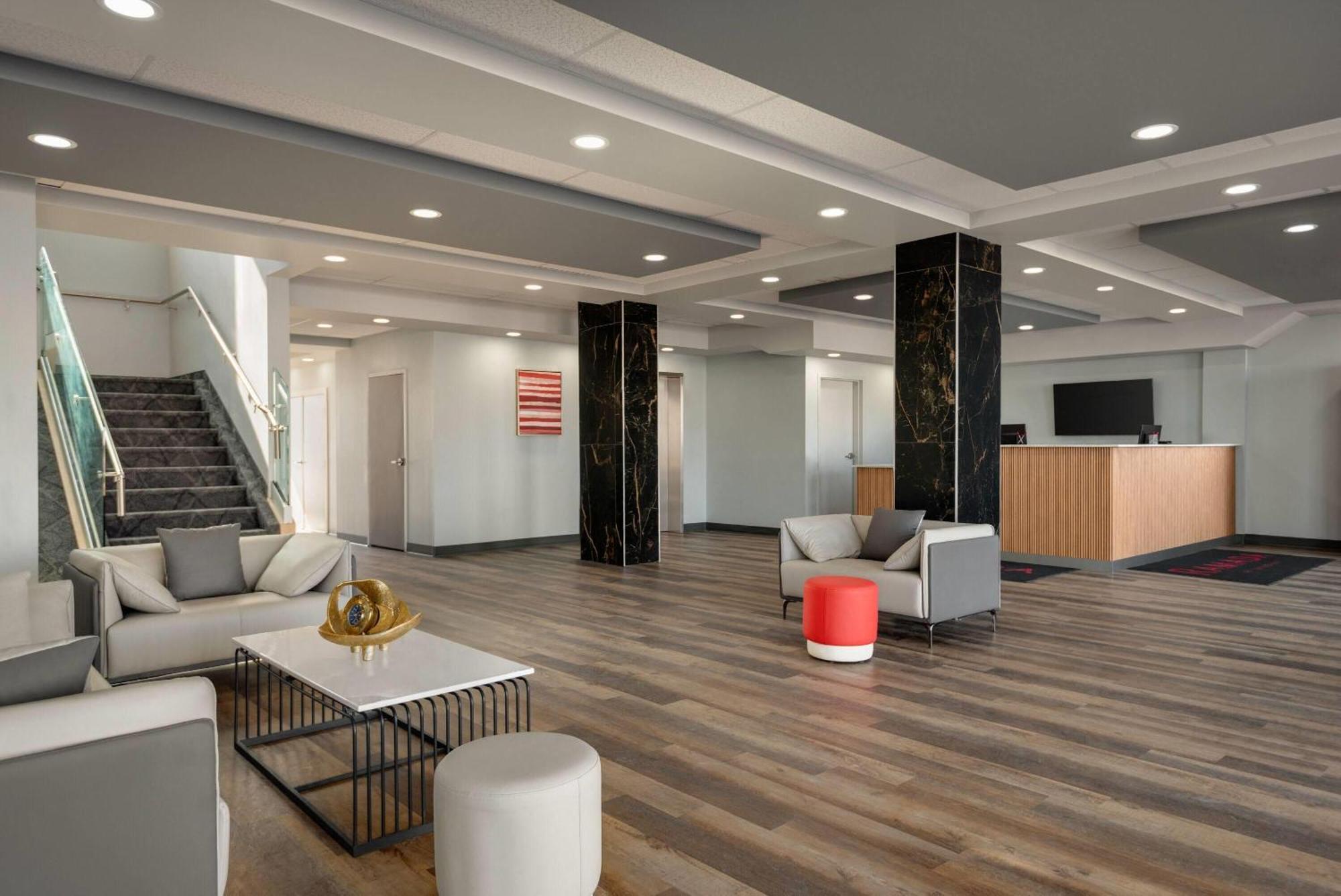 Ramada By Wyndham West Edmonton Hotel & Suites Exteriér fotografie