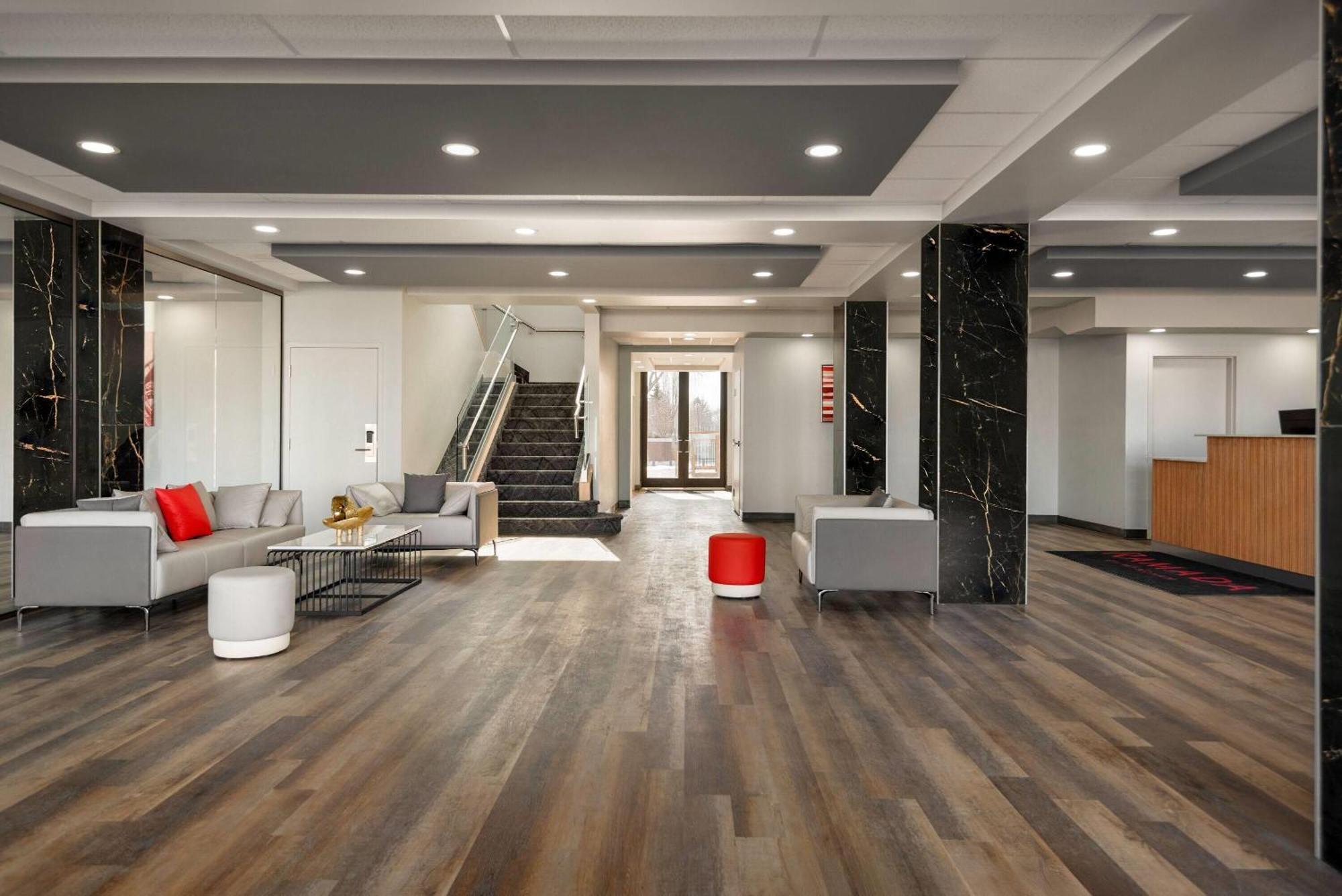 Ramada By Wyndham West Edmonton Hotel & Suites Exteriér fotografie
