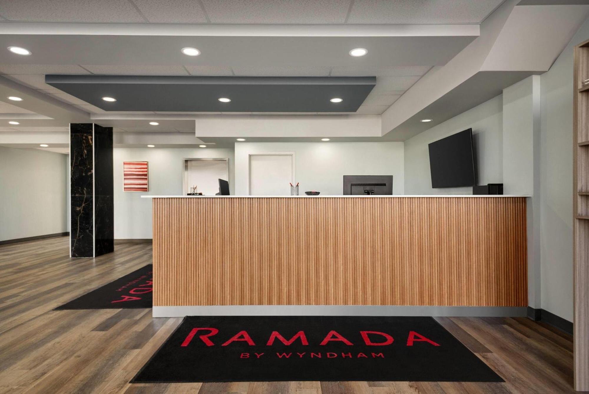 Ramada By Wyndham West Edmonton Hotel & Suites Exteriér fotografie